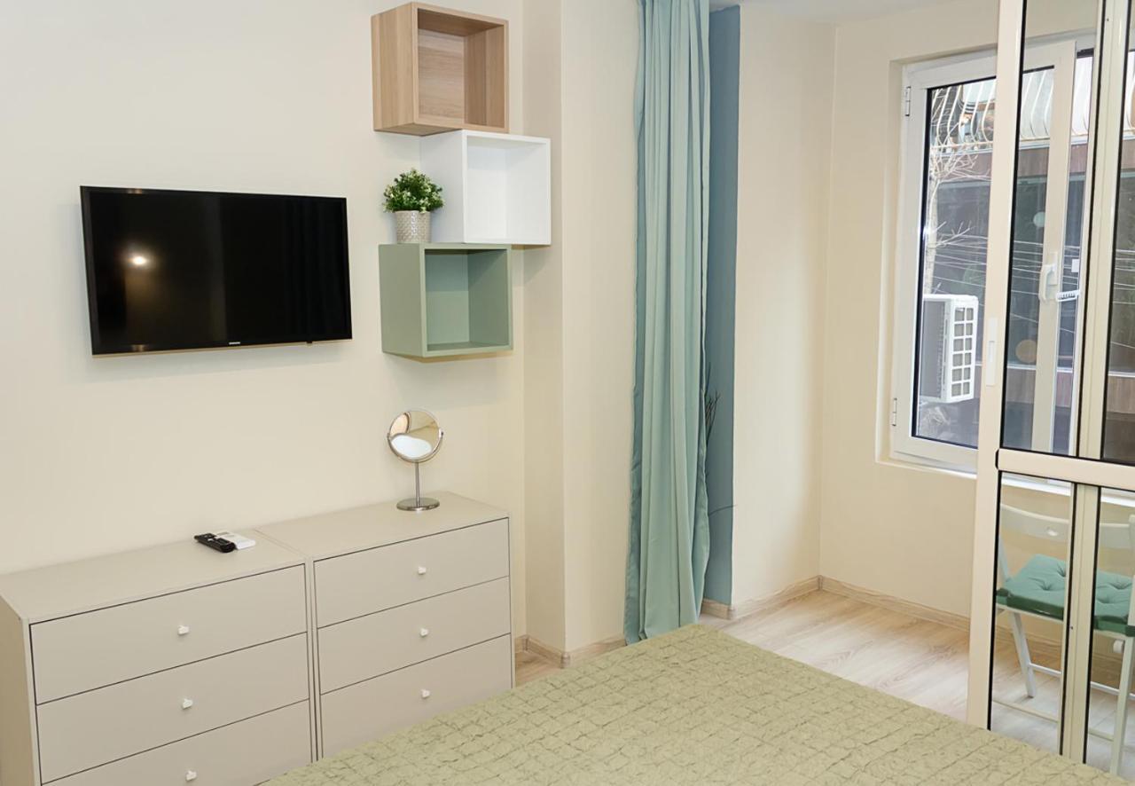 The Blue Apartment - 1Bd With A Cozy Balcony By Flat Mаnager Варна Екстериор снимка