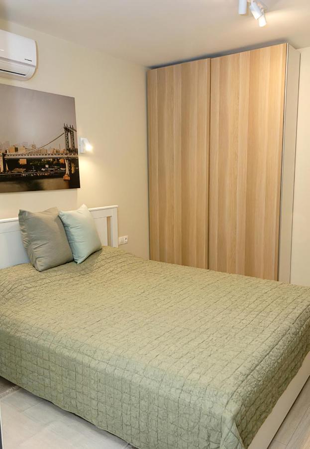 The Blue Apartment - 1Bd With A Cozy Balcony By Flat Mаnager Варна Екстериор снимка
